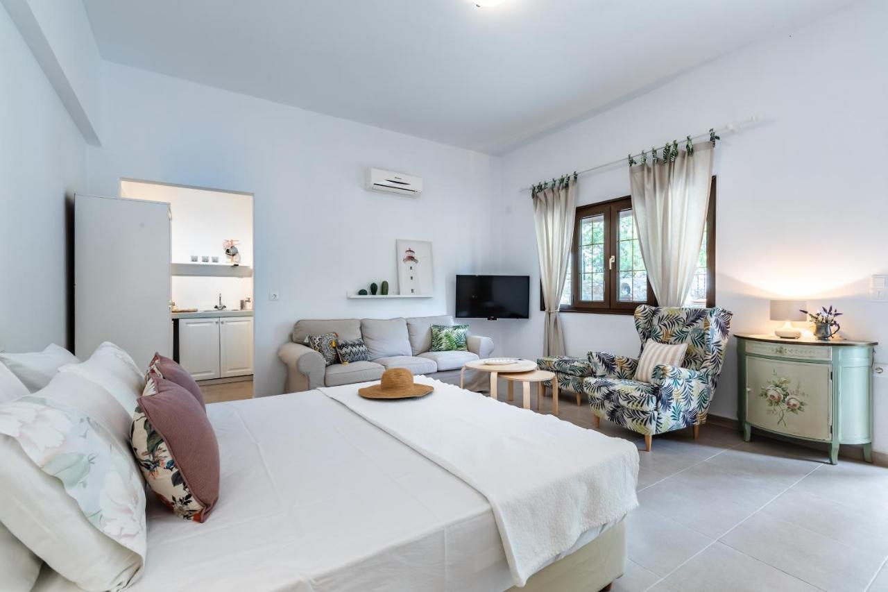 Oikia Guesthouse Stafylos Eksteriør bilde